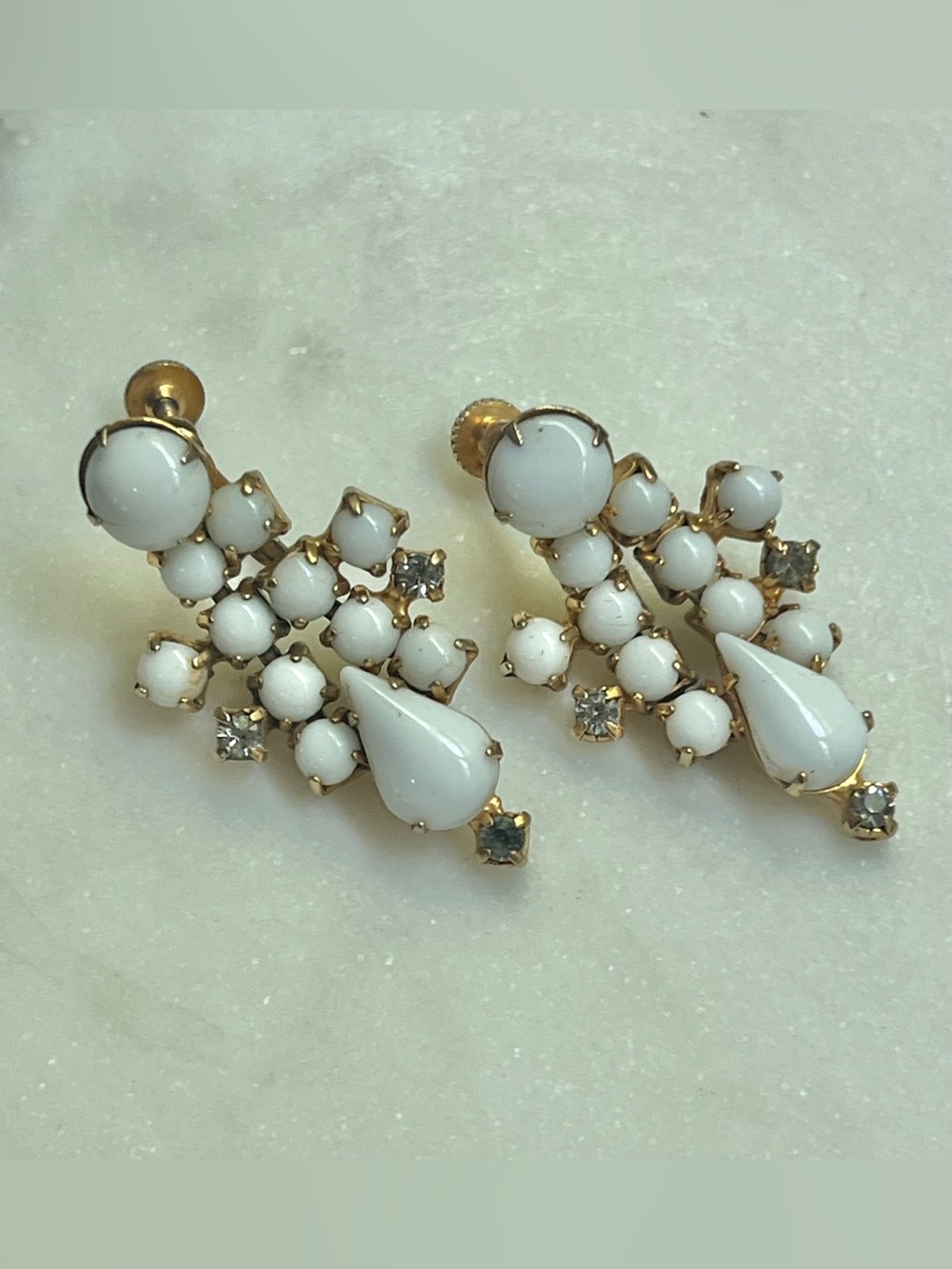 Vintage Milk Glass screw back earrings